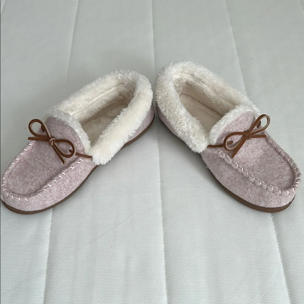 Cozy Pink Women's Moccasin Slippers - Picture 3 of 6